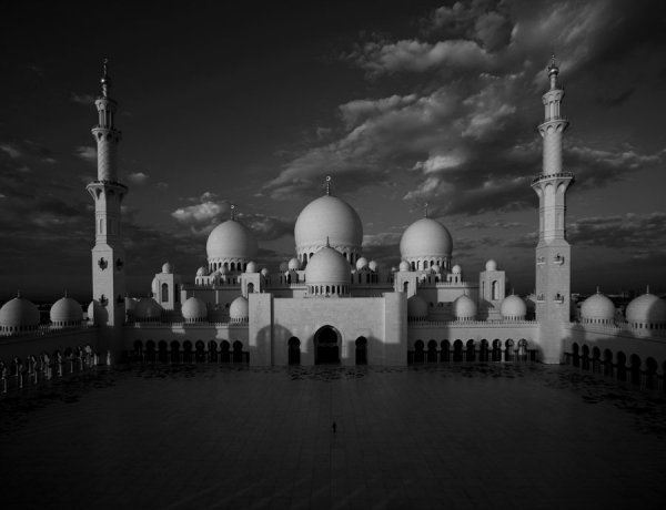 Photograph Victor Romero Sheikh Zayed Mosque on One Eyeland